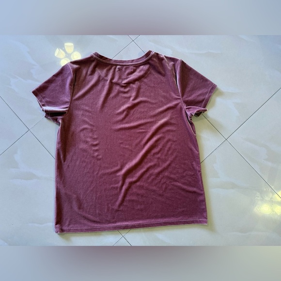 Abercrombie and Fitch Velvet short sleeve top wine color size M comfy top - Picture 16 of 16